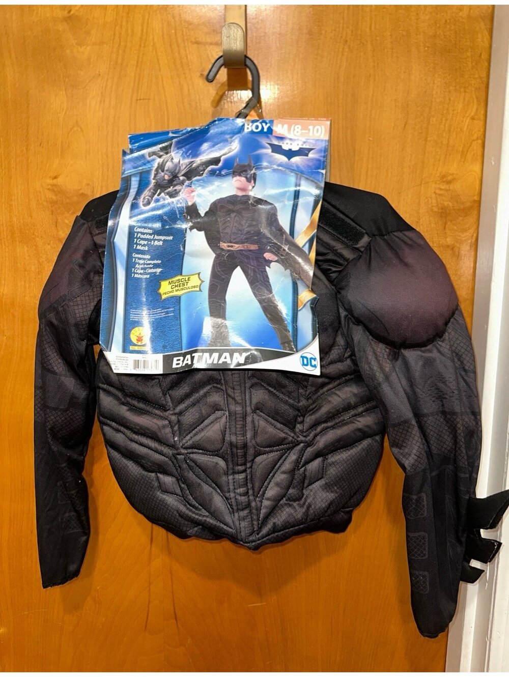New DC Batman Costume size medium 8/10
